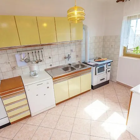 Nice In With 2 Bedrooms And Wifi